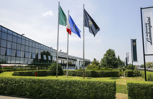 Gatyába rázza luxusmárkáit a Volkswagen