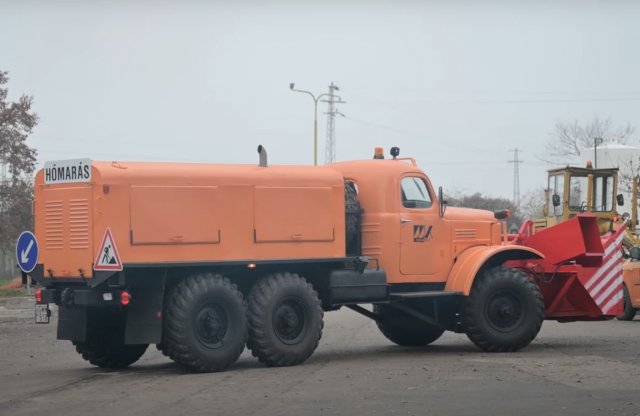 50 éves a Magyar Közút egyik legöregebb járműve