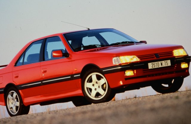 Ilyen volt a középkategóriás Peugeot-ok csúcsa 30 éve