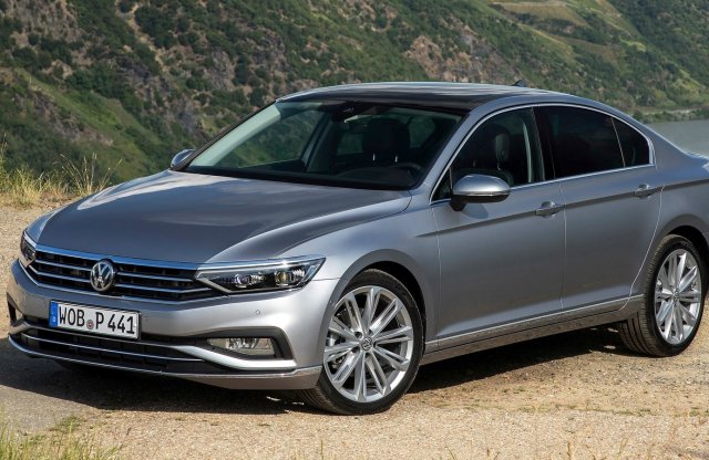 Eltűnhet a négyajtós Volkswagen Passat