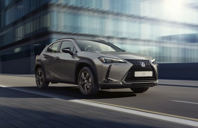 Sportos stílusban is elérhető lesz a Lexus UX