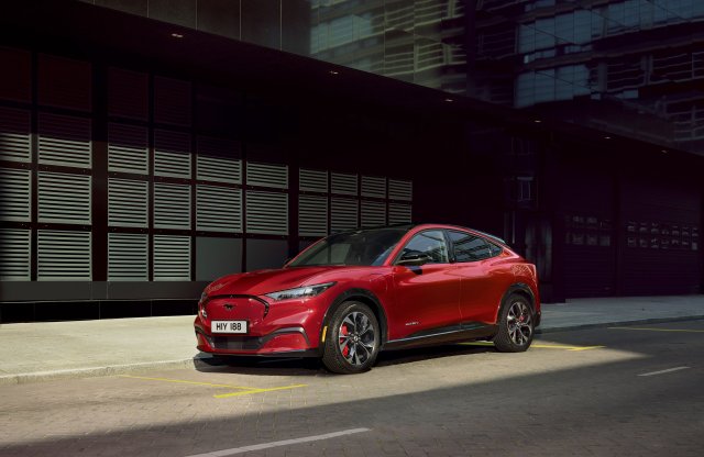 Minden idők legizgalmasabb Fordjaként érkezik a Mustang Mach-E