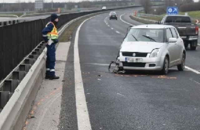 77 éves nő ment szemben az M6-oson, balesetet okozott