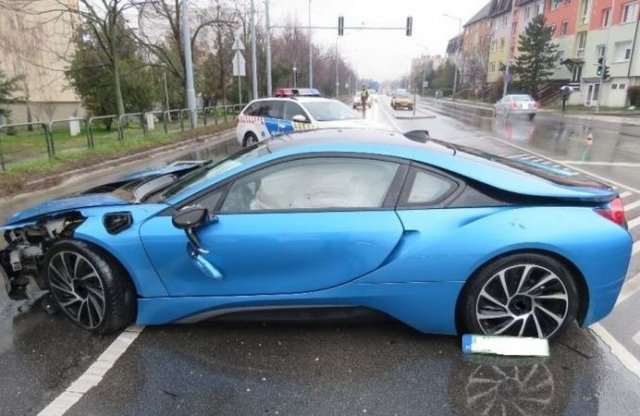 A vádemelésig jutott a részegen elkötött, majd összetört BMW ügye