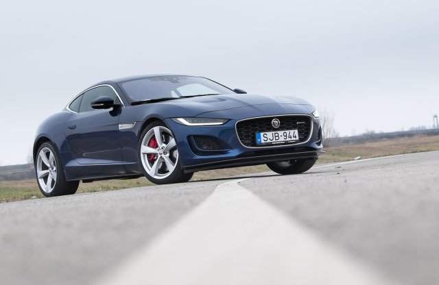 Egyensúlyban mindennel – Jaguar F-Type P450