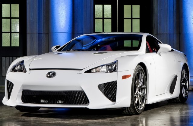 Egy buktatókkal teli sikersztori tíz év távlatából: Lexus LFA