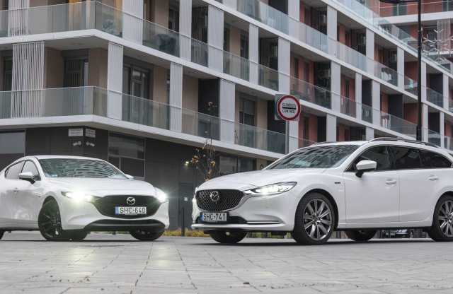 Vörös szőnyeg jár nekik – Ízlésesek a 100 éves Mazdák!