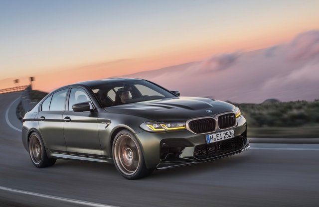 635 lóerő, 3 másodperces gyorsulás. Itt a BMW M5 CS!