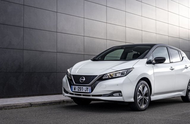 Villanyautó a tizediken: hófehéren jubilál a Nissan Leaf