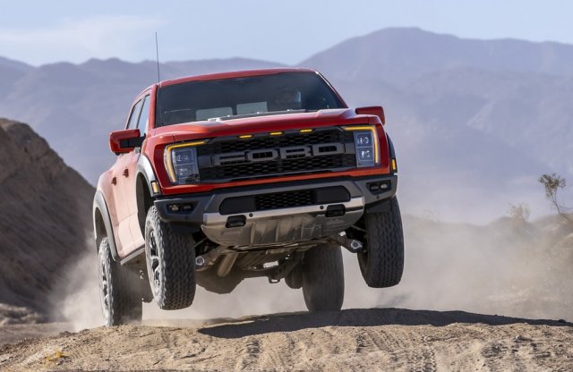 Itt az új F-150 Raptor, V8-as is lesz!