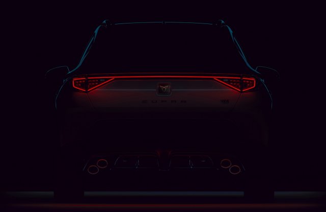 Kivillant az öthengeres Cupra feneke