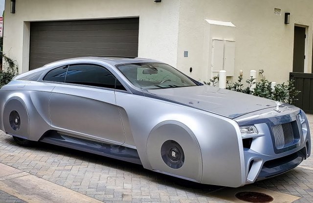 Egészen meglepő, de ez a lebegő Rolls-Royce igazi