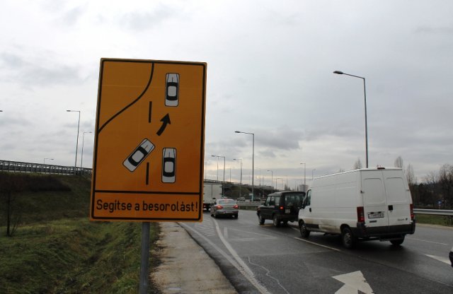 Az autópályákat is megviselte a hideg, korlátozások jönnek