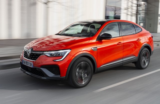 Már a Renault-nak is van terepkupéja