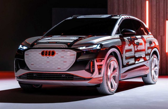 Íme az Audi Q4 e-tron, még álcában, de már hivatalos fotókon