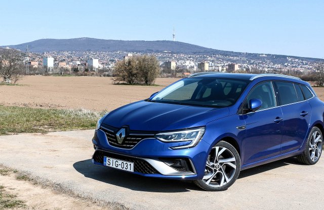 Tényleg nagyon jó, de kinek? – Megane Grandtour R.S. Line teszt
