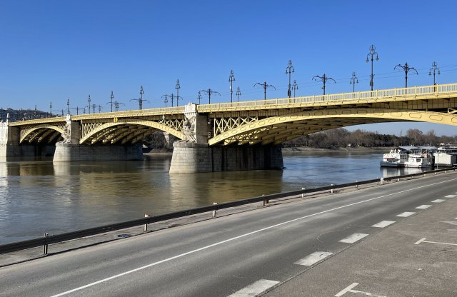 Szombattól újra a gyalogosoké a pesti rakpart minden hétvégén
