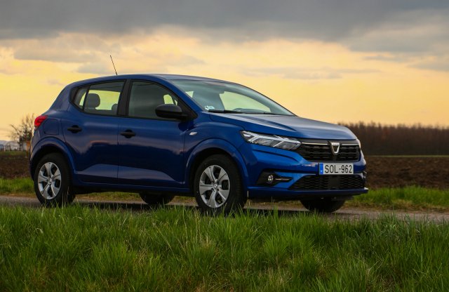 Nem akar többnek látszani – Dacia Sandero TCe 90 Essential teszt