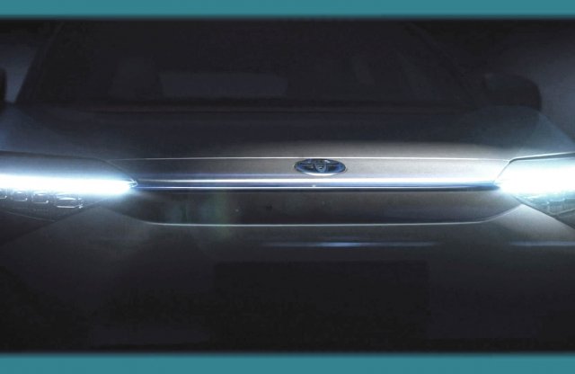 Kíváncsi vagy az új elektromos Toyotára? Az orrát már láthatod!