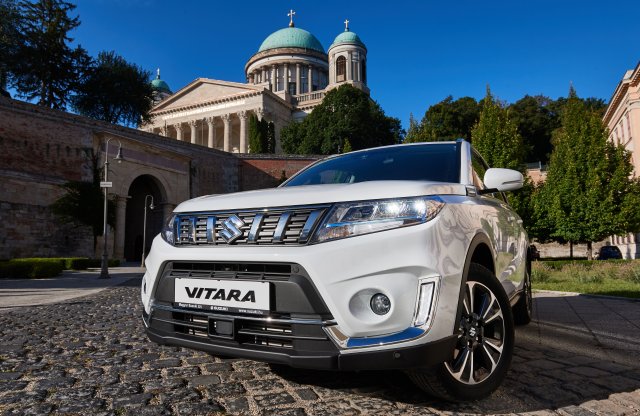 Még mindig csökken az új autók piaca, kedvenc a Vitara