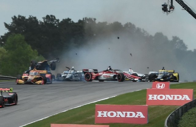 Hatalmas balesettel kezdődött az IndyCar szezon