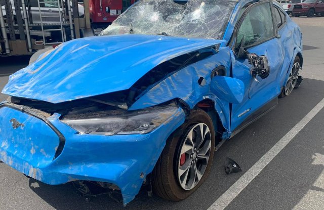Máris összetörtek egy Mustang Mach-E-t
