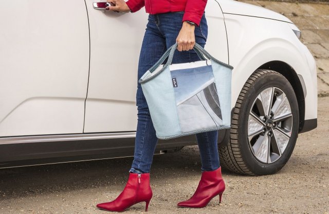 Reklámhordozóit is újrahasznosítja a Kia!