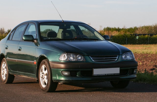Erre megéri költeni! – Toyota Avensis 1.6 Sol 2000 használtteszt