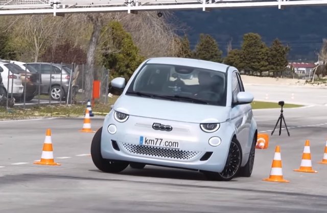 Lazán vette a jávorszarvas-tesztet a Fiat 500e