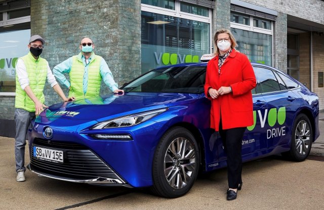 Ehhez a hidrogénautóhoz jogsi sem kell, elég egy KRESZ vizsga!