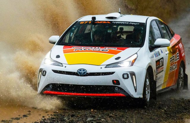 Versenyautóként is beválik a Toyota Prius?