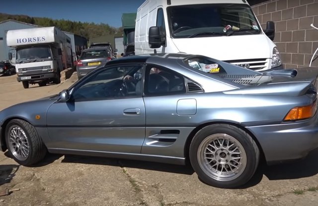 Láttál már 700 lovas MR2 Toyotát? Ha nem, akkor mutatunk egyet!