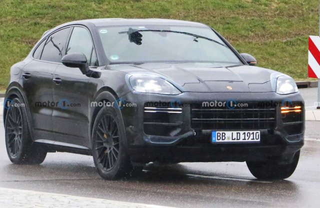 Egy Swift teljesítményével erősödik a Porsche Cayenne Turbo