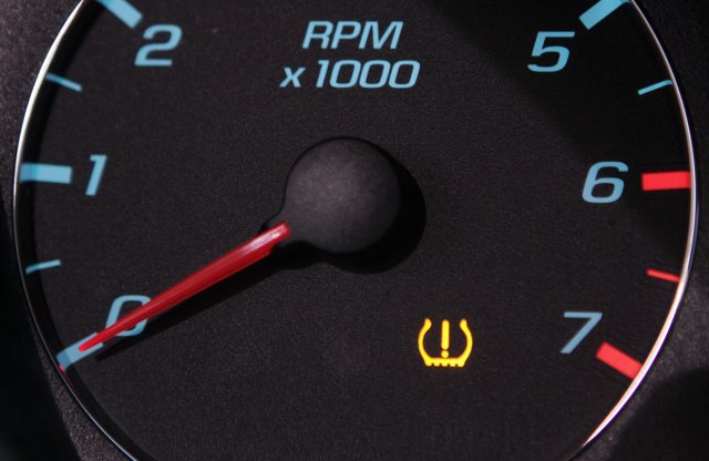 Mit tegyünk, mit ne tegyünk, ha világít a TPMS jelzés?