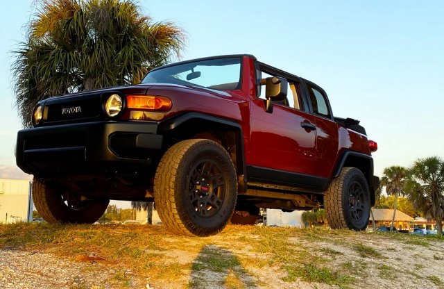 Egy vagyonért cserélt gazdát ez a gyárinak tűnő kabrió terepjáró