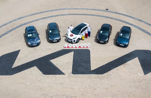 Már négymillió Kiát gyártottak a szomszédban