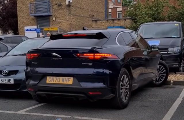 Rég sajnáltam ennyire Toyotát – videón a katasztrofális parkolás