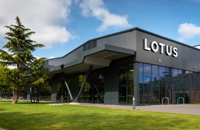 Éledezik a Lotus, új modellt mutatnak be júliusban