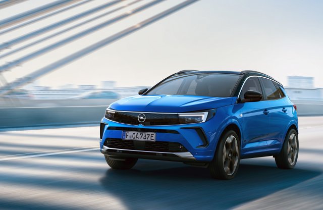 Az Opel Grandland is felveszi a márka új arcvonásait