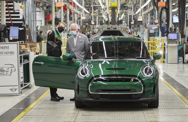 Fontos vendég látogatta meg a MINI-t fontos évfordulójukon