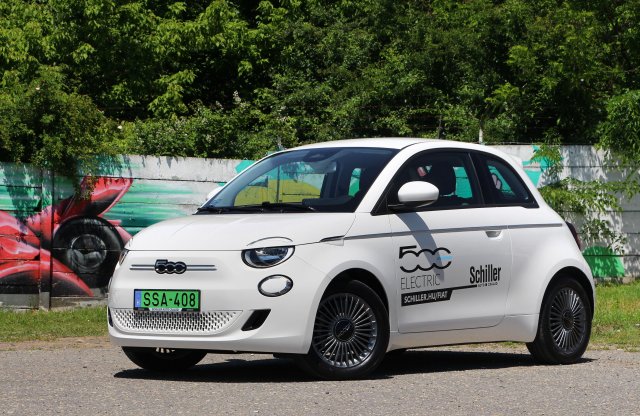 Villany Fiat 500-ast a népnek! Fiat 500e Icon teszt