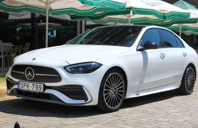 S-osztály kicsiben – itthon az új Mercedes C-osztály