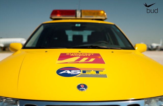 Youngtimer Saabot nyugdíjazott a Budapest Airport