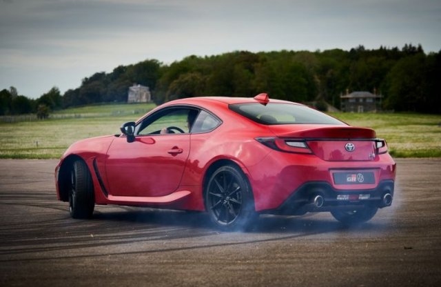 Végre gumiégetés közben is látható a GR 86