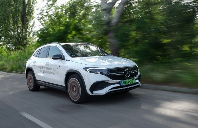 Hatalmas kényeztetés a legkisebb elektromos Mercedesben is