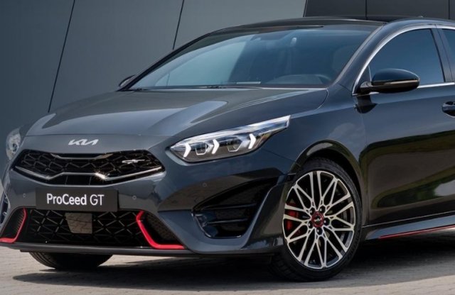 Sportosan vagány orra lesz az új Kia Ceed modellcsaládnak