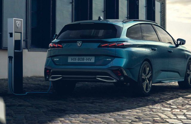Tényleg villanyosította kínálata 70%-át a Peugeot 2021-re?