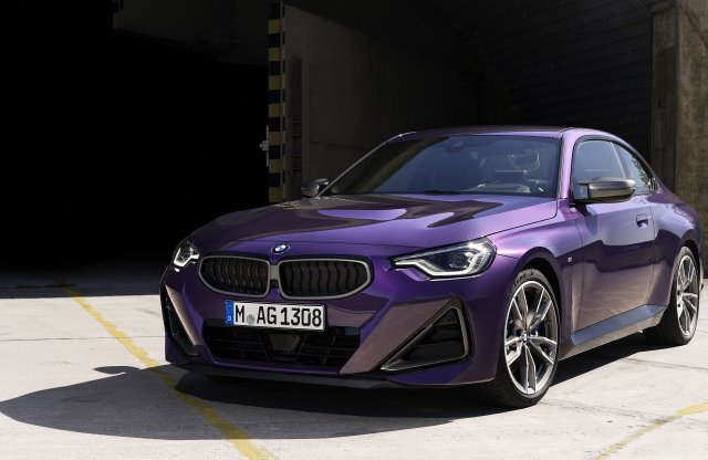 Motort pörgettek a BMW rádióreklámjában, betiltották