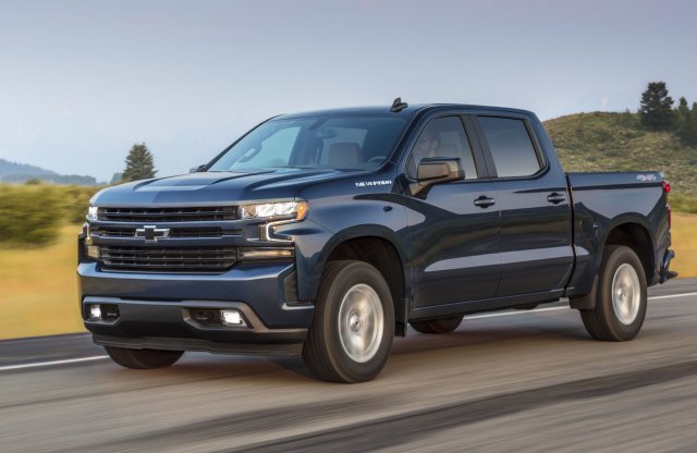 Ledobta a cukiságbombát a Chevy az új Silverado reklámban