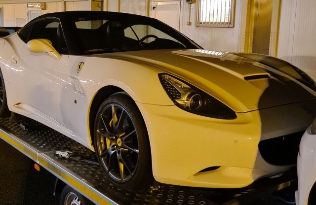 Ferrarit fogtak a makói rendőrök